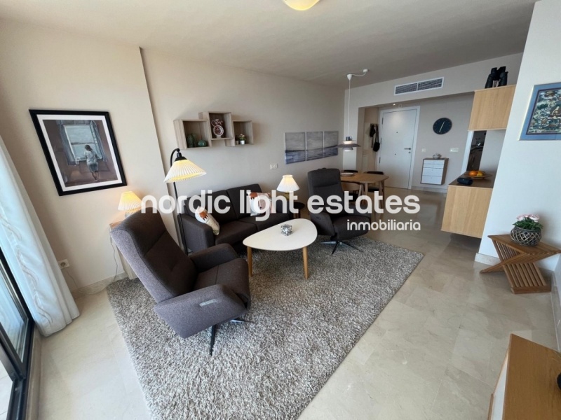 Moderno apartamento con impresionantes vistas al mar 