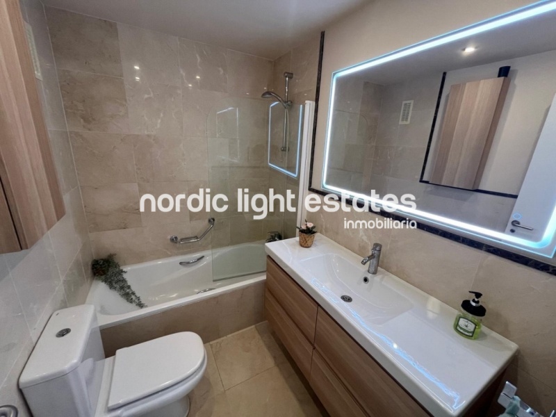 Moderno apartamento con impresionantes vistas al mar 