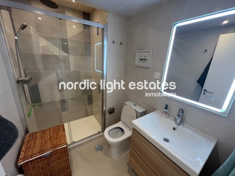 Moderno apartamento con impresionantes vistas al mar 