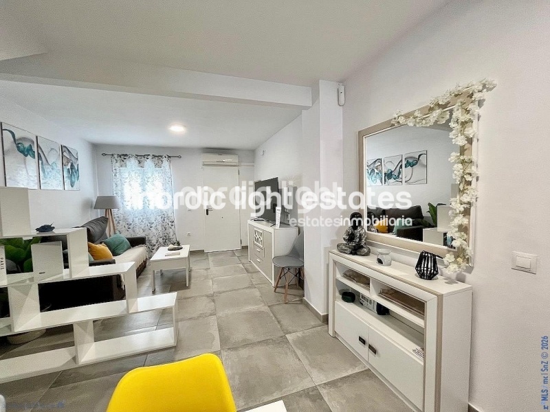 Moderna casa totalmente reformada y amueblada