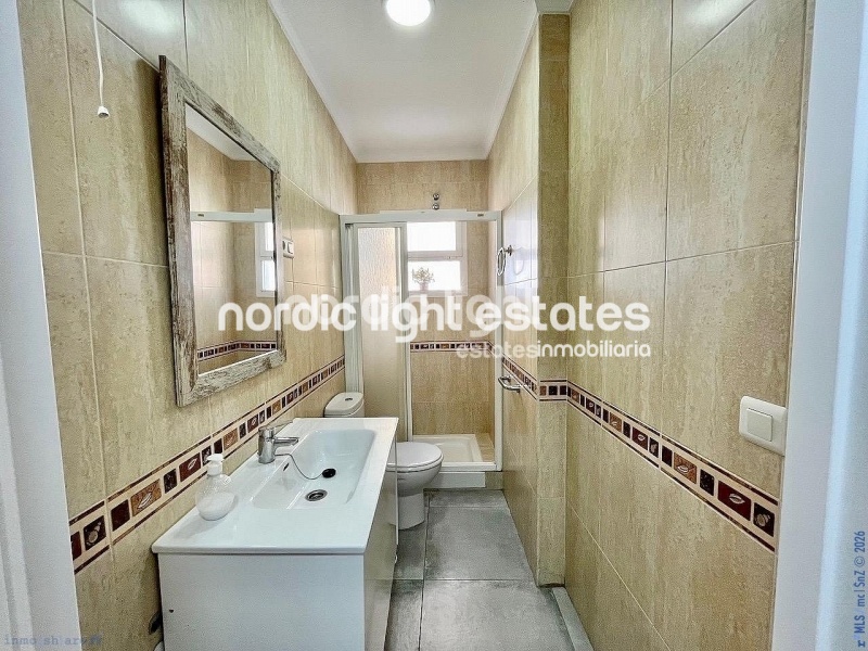 Moderna casa totalmente reformada y amueblada