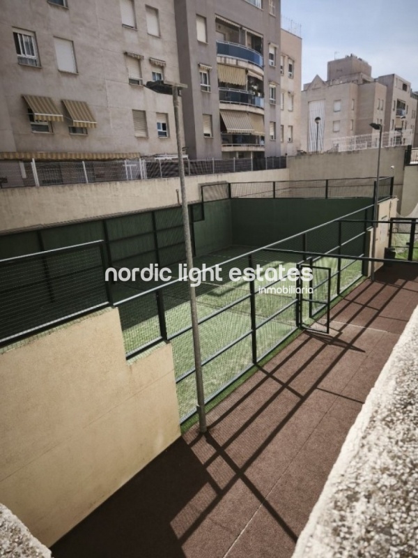 Piso con plaza de garaje, trastero, piscina y gimnasio 
