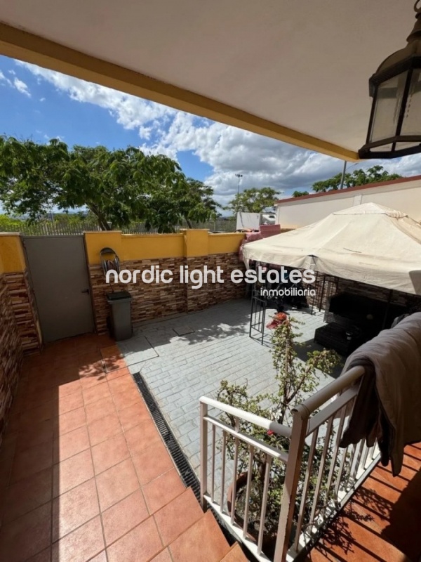 Chalet adosado con 3 terrazas grandes