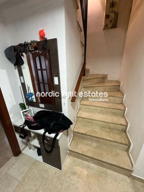 Chalet adosado con 3 terrazas grandes