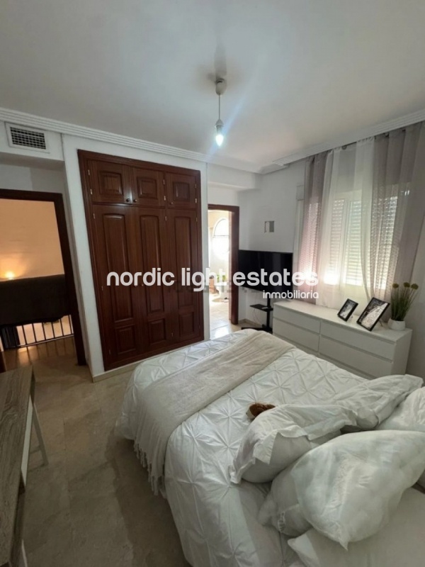 Chalet adosado con 3 terrazas grandes