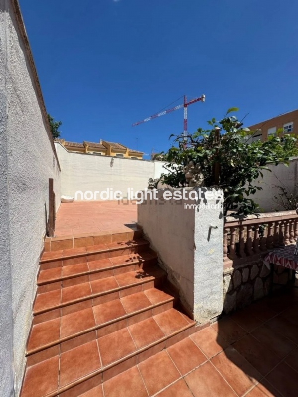 Chalet adosado con 3 terrazas grandes