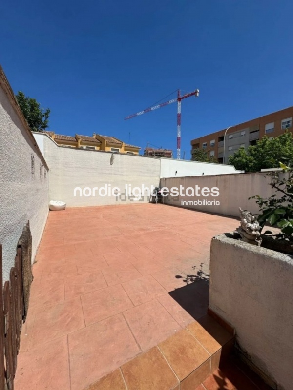 Chalet adosado con 3 terrazas grandes