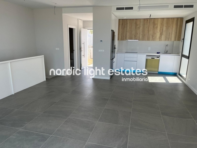 Modern and elegant newly built townhouse