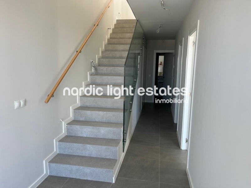 Modern and elegant newly built townhouse