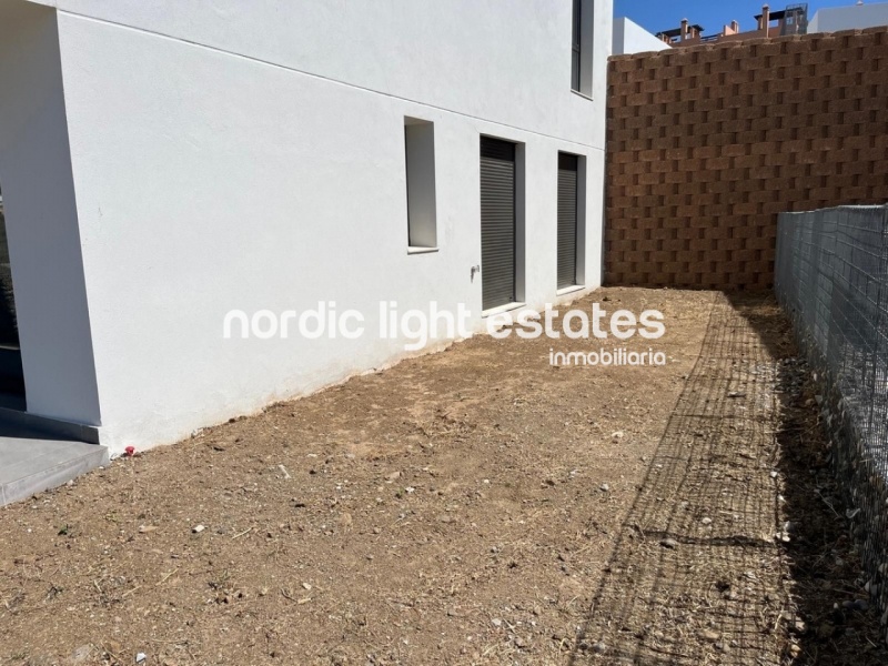 Modern and elegant newly built townhouse