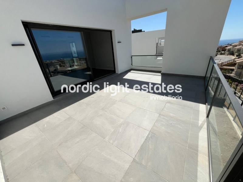 Modern and elegant newly built townhouse