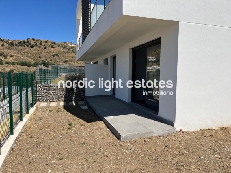 Modern and elegant newly built townhouse