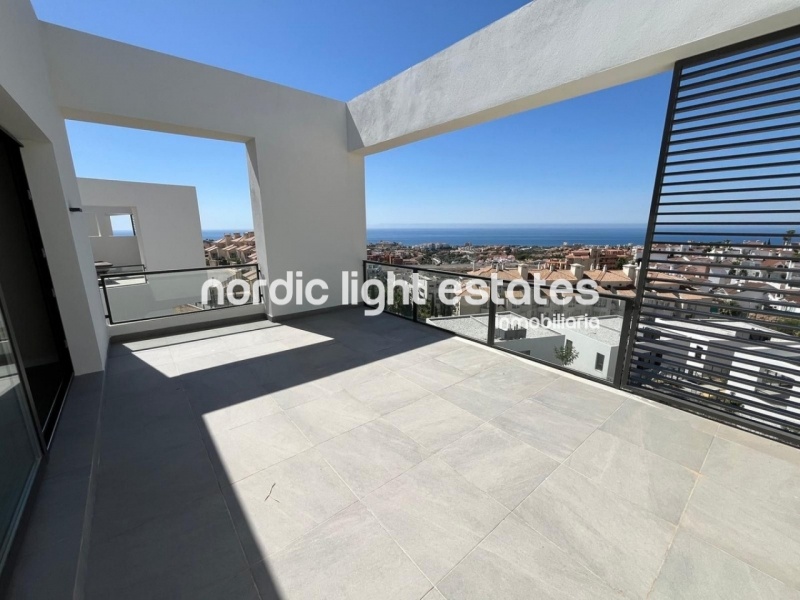 Modern and elegant newly built townhouse