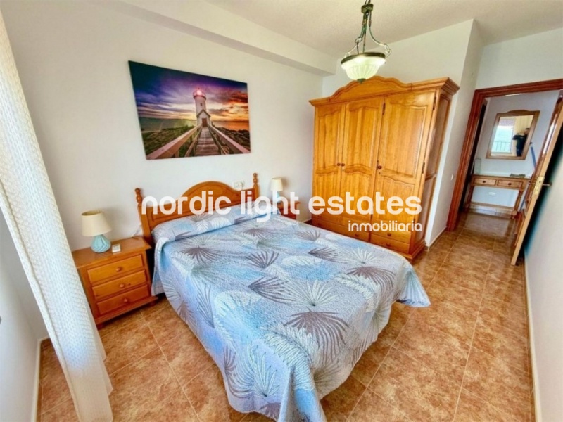 Beachfront apartment located on Paseo de Velilla