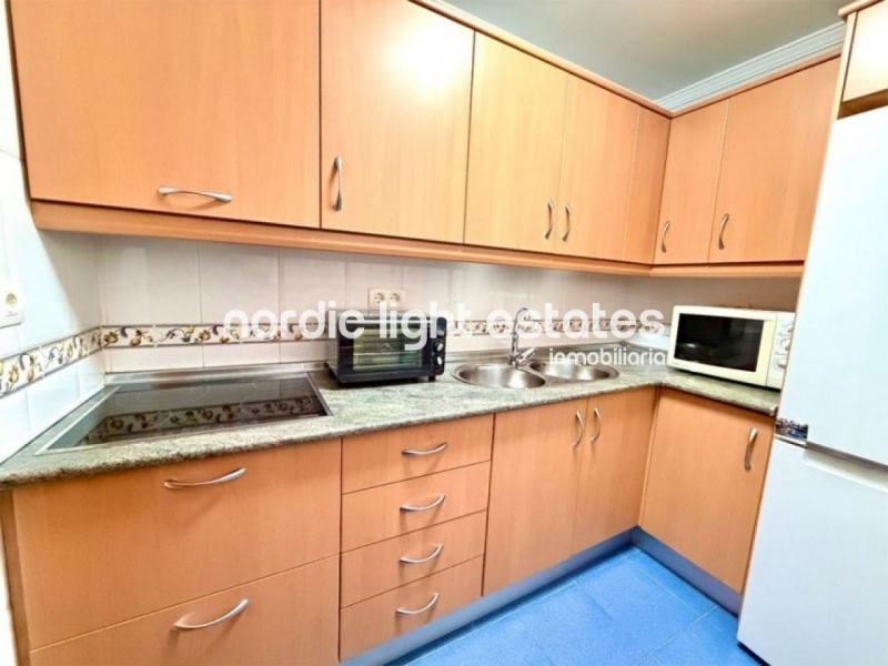 Beachfront apartment located on Paseo de Velilla