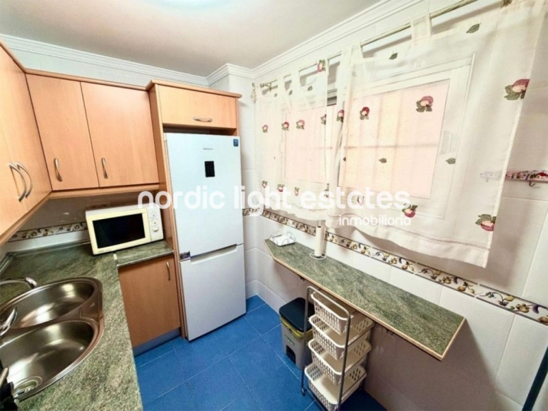 Beachfront apartment located on Paseo de Velilla
