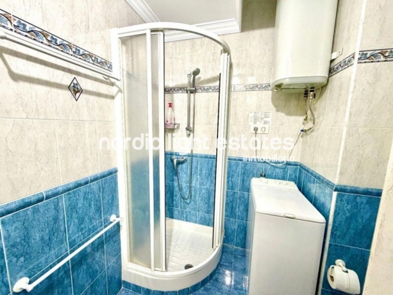 Beachfront apartment located on Paseo de Velilla