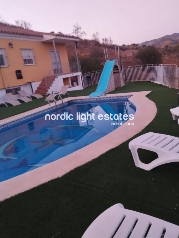 Spacious country house in Puerto de la Torre, 5 bedrooms