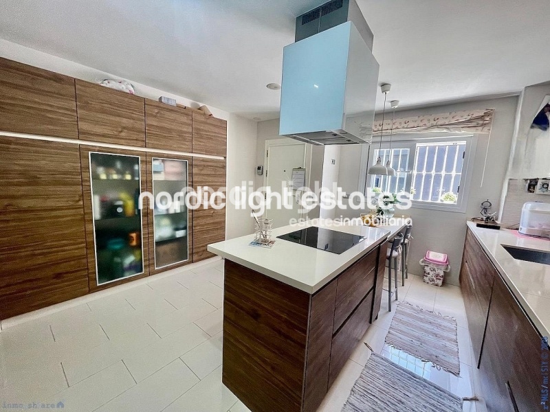 Elegant renovated beachfront townhouse