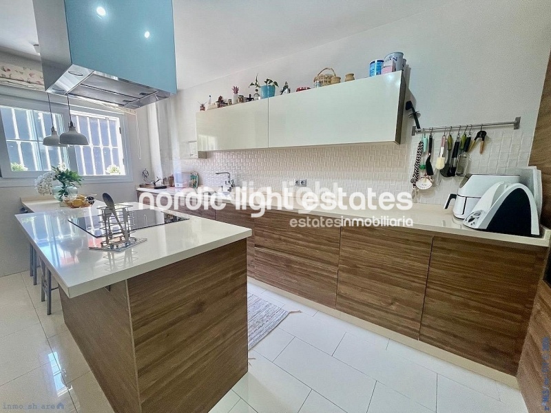 Elegant renovated beachfront townhouse