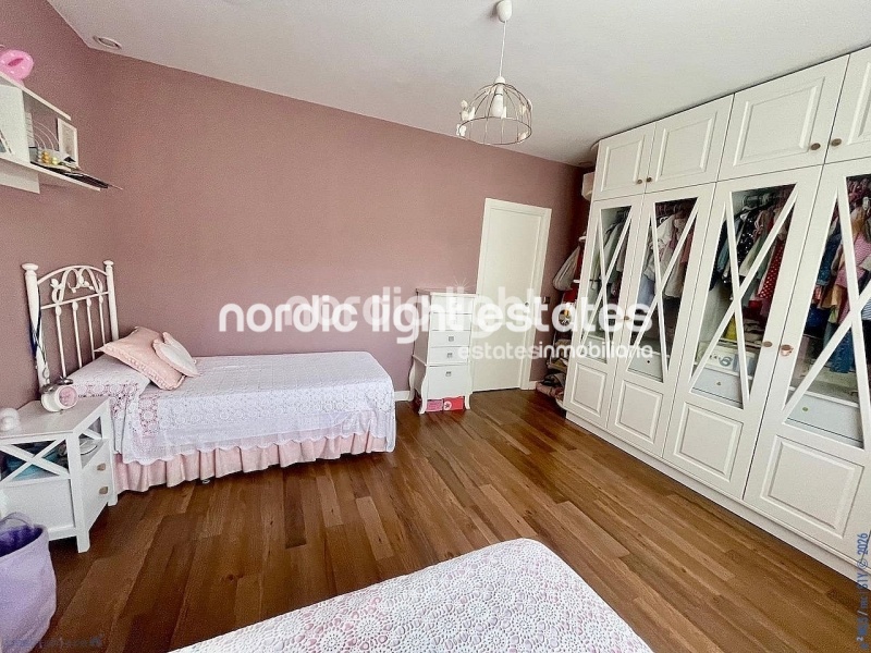 Elegant renovated beachfront townhouse