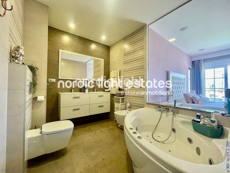 Elegant renovated beachfront townhouse