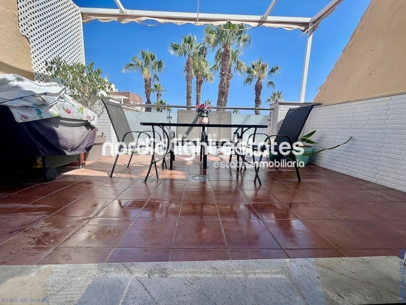 Elegant renovated beachfront townhouse