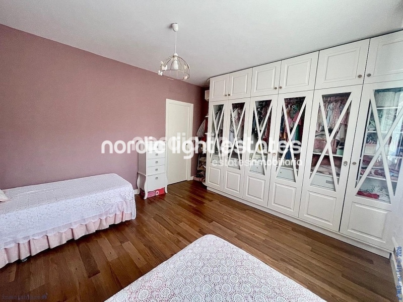 Elegant renovated beachfront townhouse