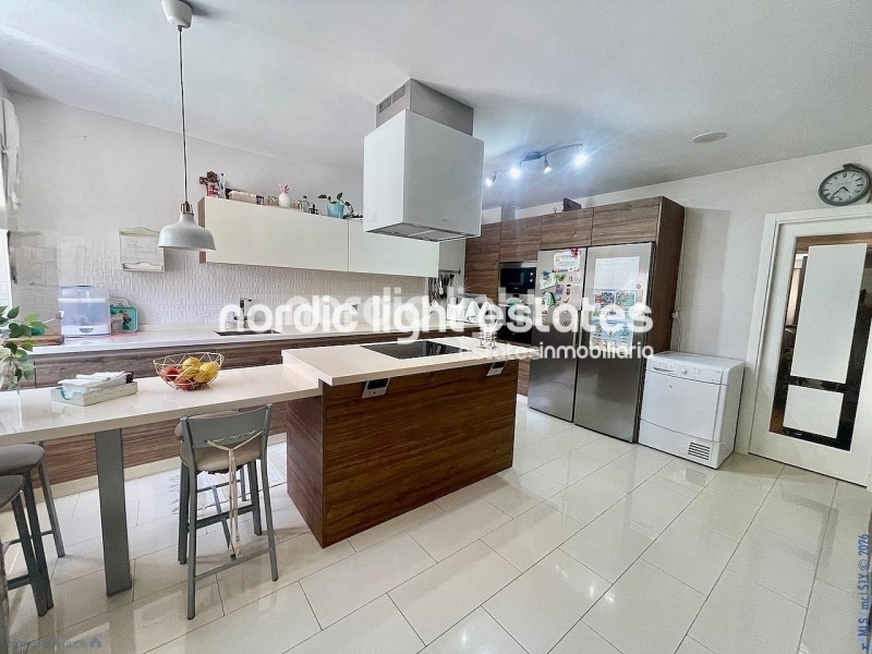 Elegant renovated beachfront townhouse