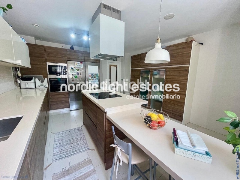 Elegant renovated beachfront townhouse