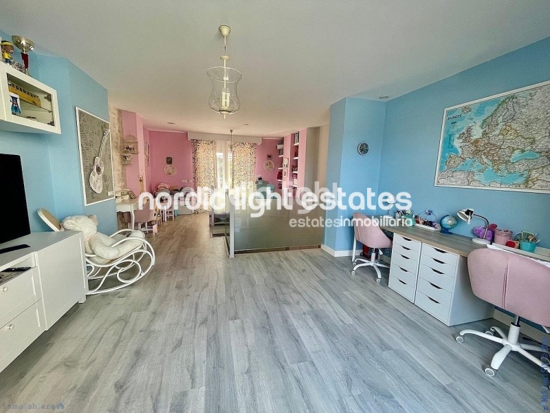 Elegant renovated beachfront townhouse