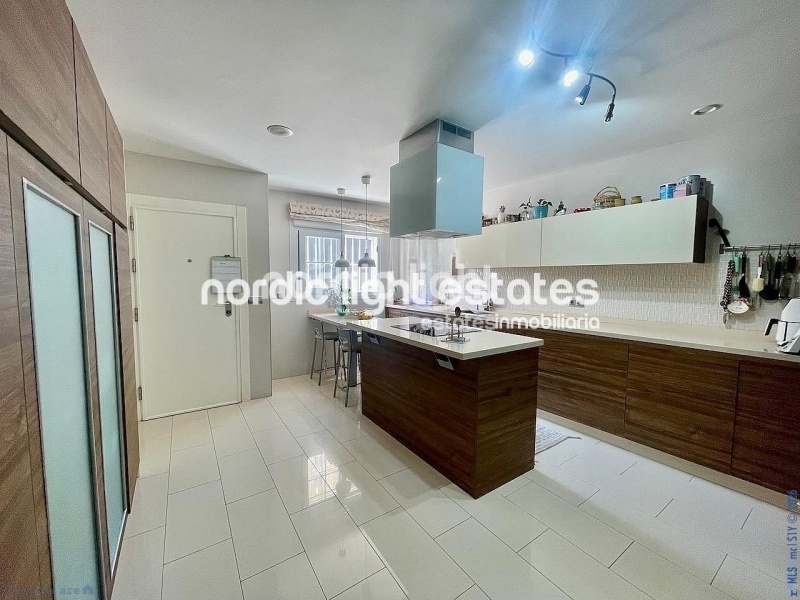 Elegant renovated beachfront townhouse