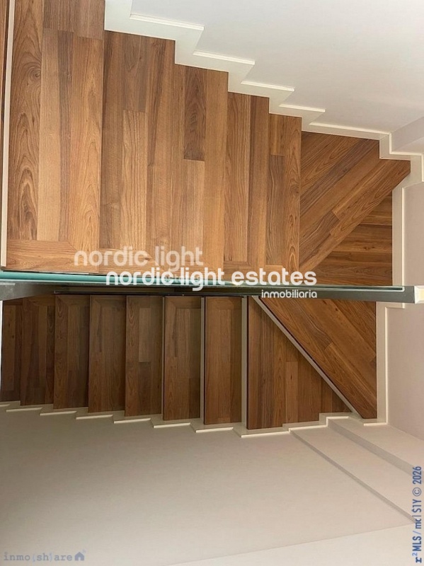 Elegant renovated beachfront townhouse