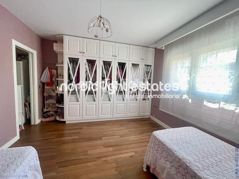 Elegant renovated beachfront townhouse