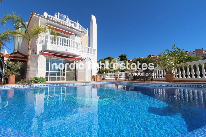 Exceptional contemporary villa with infinity pool
