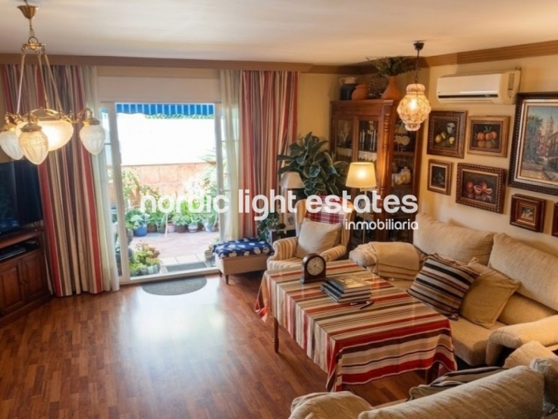 Excelente casa adosada con 2 plazas de parking y 2 trasteros