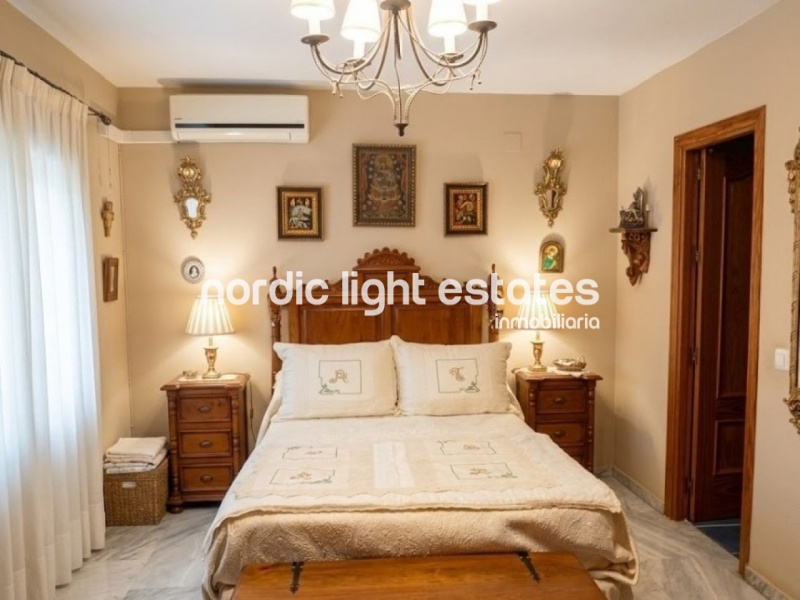 Excelente casa adosada con 2 plazas de parking y 2 trasteros