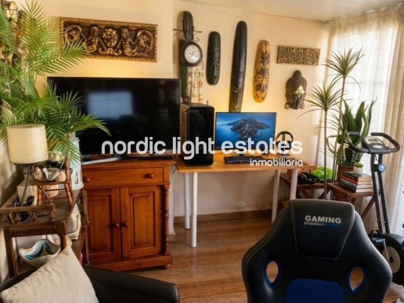Excelente casa adosada con 2 plazas de parking y 2 trasteros
