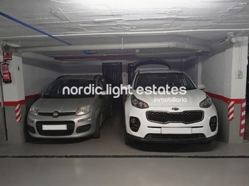 Excelente casa adosada con 2 plazas de parking y 2 trasteros