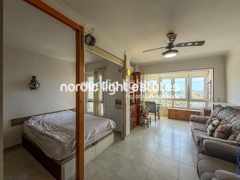 Spacious studio apartment with seaviews 