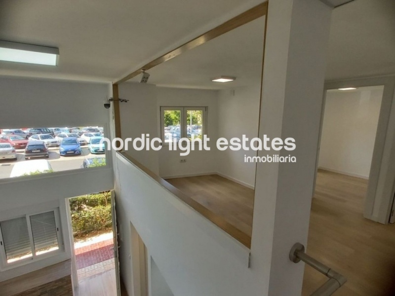 Fully renovated apartment with parking space and community pools