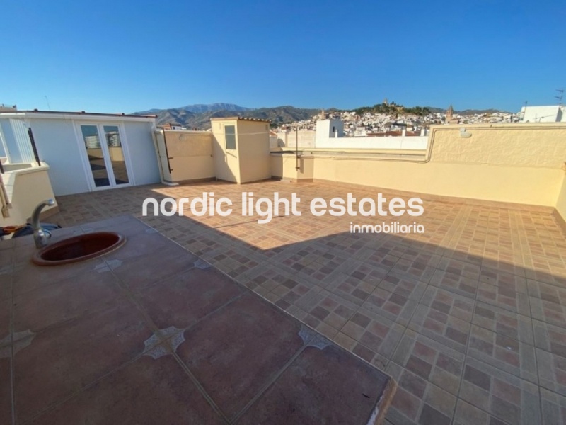 Spectacular penthouse with rooftop terrace of 169 sqm and parking space