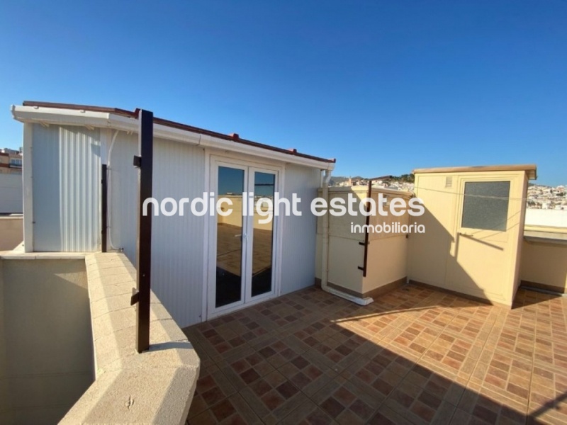 Spectacular penthouse with rooftop terrace of 169 sqm and parking space