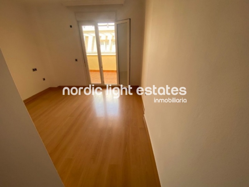 Spectacular penthouse with rooftop terrace of 169 sqm and parking space