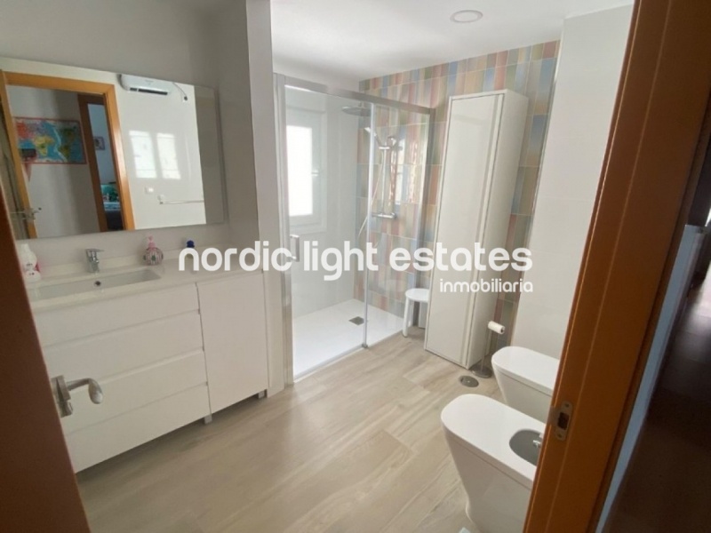 Spectacular penthouse with rooftop terrace of 169 sqm and parking space