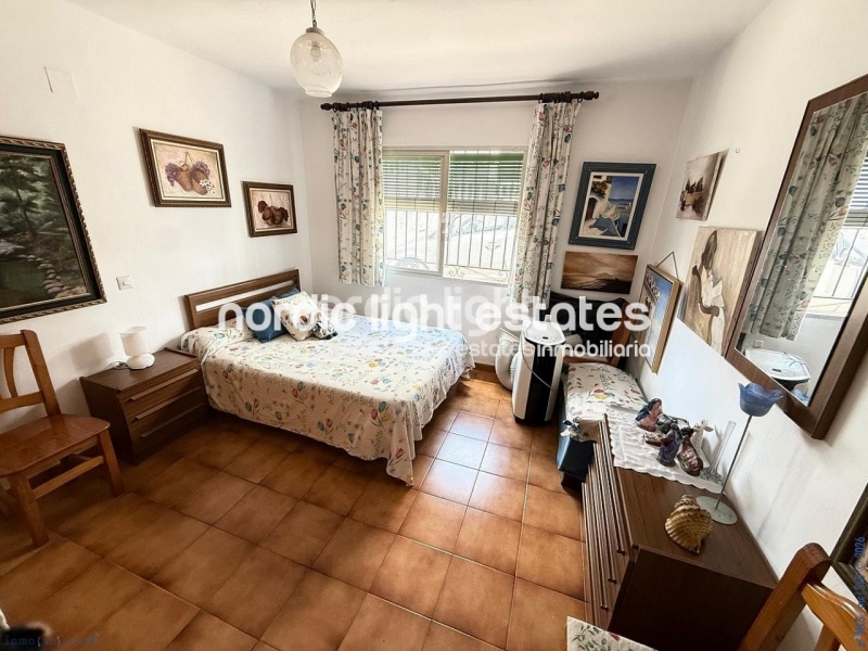 Detached villa and urban building with outstanding development potential