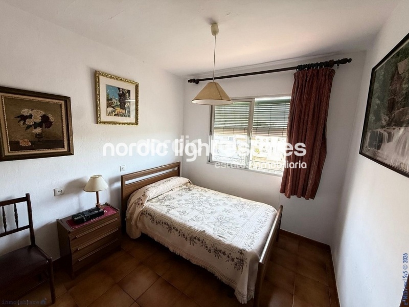 Detached villa and urban building with outstanding development potential