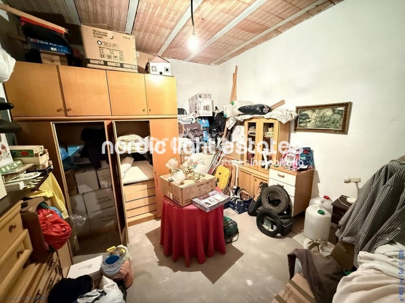 Detached villa and urban building with outstanding development potential