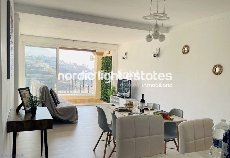Elegant luxury apartment with panoramic sea views