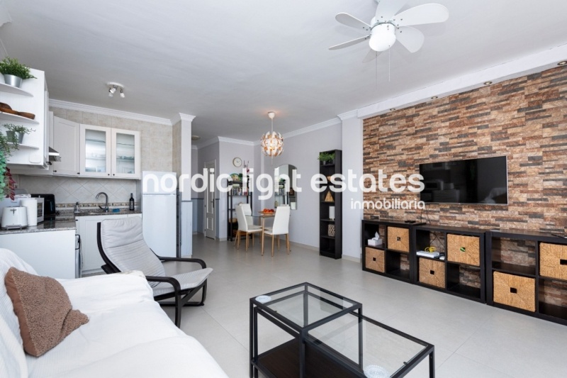 Elegant and modern apartment with sea views in the old town 